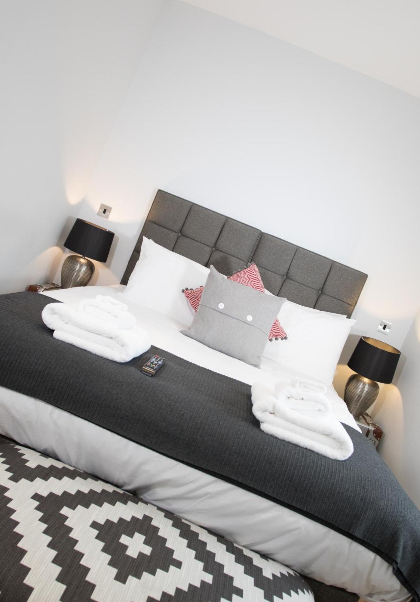 Glenmoriston Town House Apartments インヴァネス エクステリア 写真