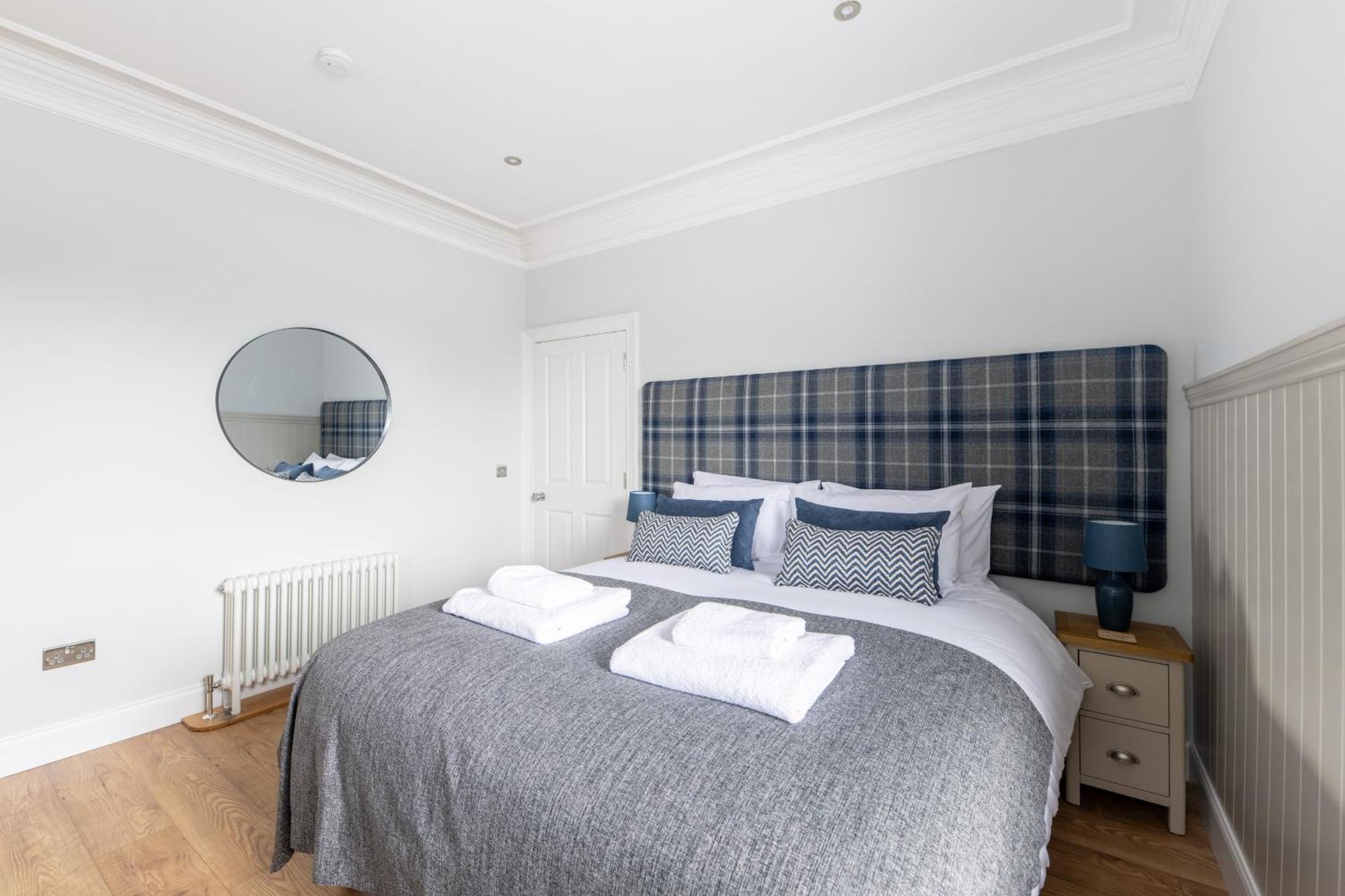 Glenmoriston Town House Apartments インヴァネス エクステリア 写真